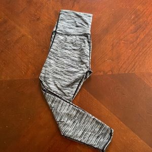 Aerie cropped leggings with cut out detail